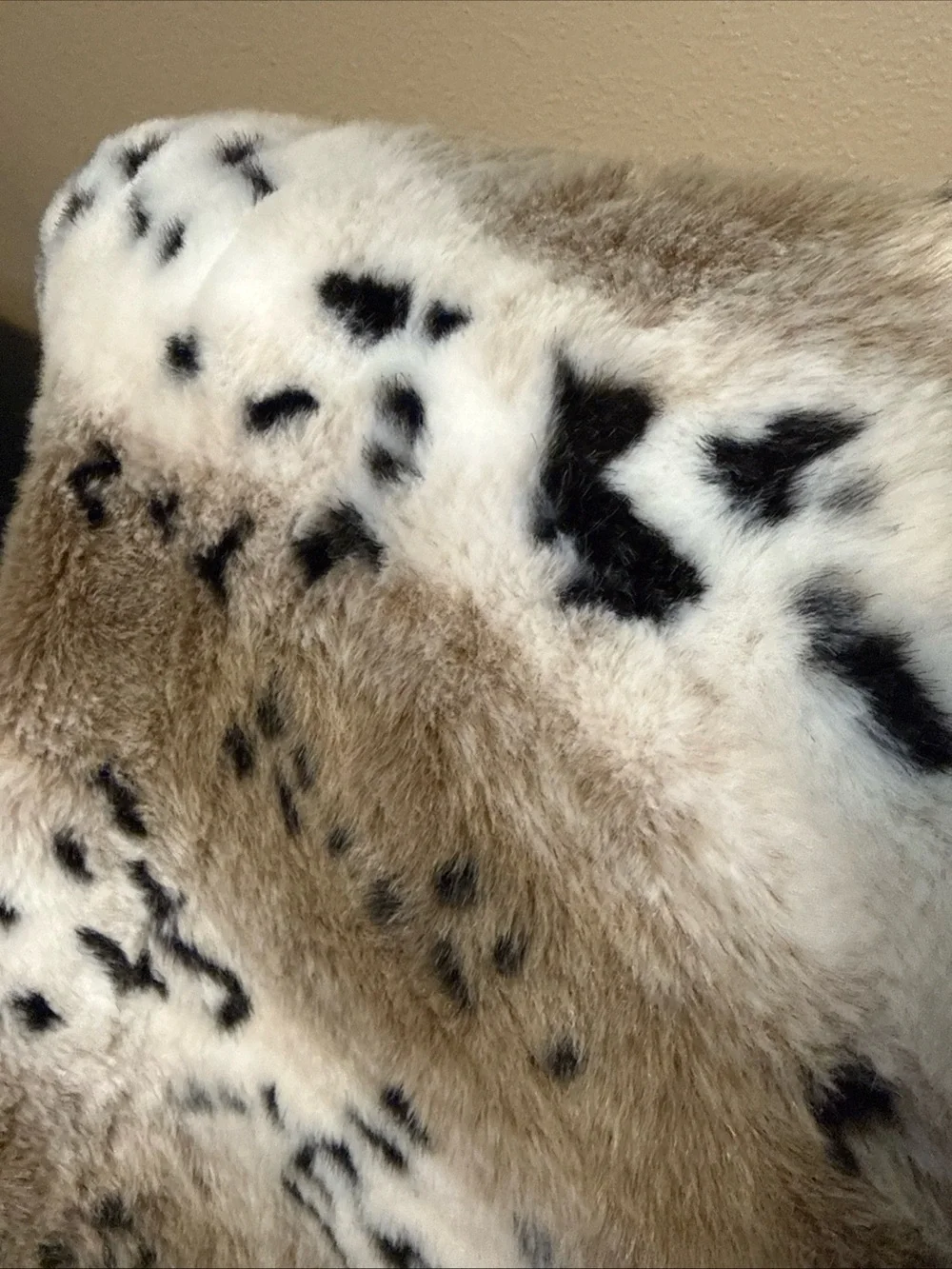 Pluto’Snow Lynx Fur Luxury Throw Animal Print Des